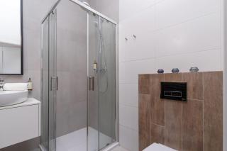Nowoczesny Apartament w Centrum Krakowa by Noclegi Renters - Krakow - 2
