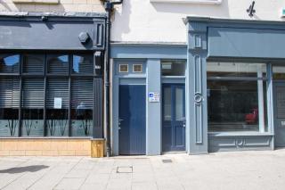 Suite 3 - 1 Bed Apartment King Size Bed - Lincoln - 5