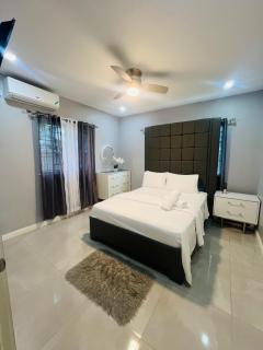 Kingston Vacation Home Two Bedroom - Kingston - 1