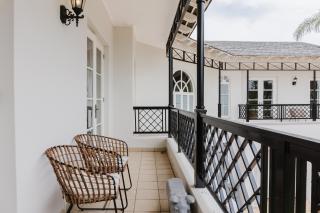 Hyde Park Retreat - 3