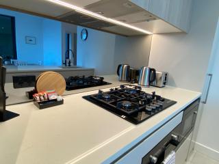 KozyGuru Rhodes Modern 2Bed Apt Parking& Views - Sídney - 3