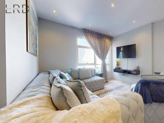 Stylish 2BR Apartment Steps from Metro and Marina Mall - 8