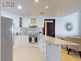 Stylish 2BR Apartment Steps from Metro and Marina Mall - 5