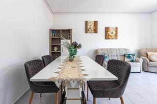New Sunny Gale Apartment with 4 Bedrooms - Guia - 4