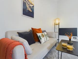 London Charm at Charleville Apartment - 3