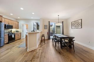 Tranquility on the Bluffs townhouse - 1
