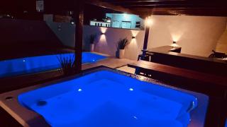 INCRIVEL CASA c/Piscina e Spa-Jacuzzi/4QT, 3 BWC, a 300m do BETO CARRERO, prox da Praia, churrasqueira e estacionamento privado - 9
