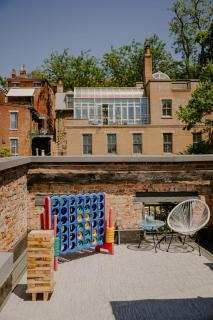 Stunning 4BR Townhome Rooftop City Views - 9