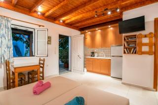 Kontaratos Studios & Apartments - Parikia - 1