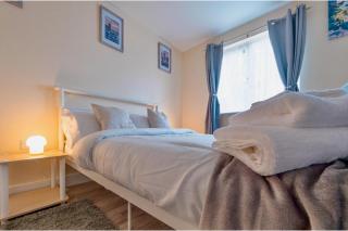 Cosy Home-Sleeps 5- Private Garden- Free Parking - 8