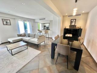 Single-family home in Mandelieu - 0
