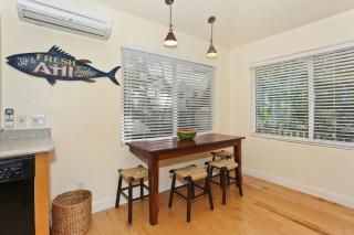 The Yellow Cottage in Lanikai Your Perfect Island Getaway! - 1