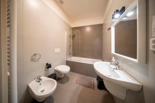 1 Bed Flat - Sleeps 5 - Parking - Wifi - 8