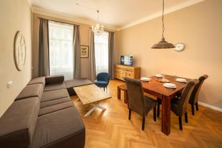 1 Bed Flat - Sleeps 5 - Parking - Wifi - 2