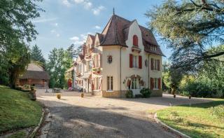 Villa spacieuse avec piscine à Saint-Gence - - 0