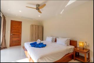 Beautiful 5br Pool Villa Walking distance To Bangtao Beach and Catch club - Thalang - 3