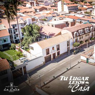 La Culta Centro Cultural Y Hostal - 0