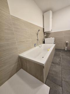 Aldrans Apartment with 3 bedrooms - 4