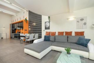 Apartament Przyszłości z dwiema sypialniami w Krakowie by Noclegi Renters - Krakow - 1