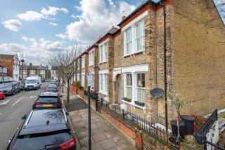 Stylish 2-Bed 2-Bath Home with Garden in Tooting - Londra - 9