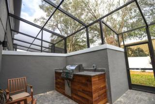 Prime Location 4BD Townhome with pool and Grill 4413 - 6