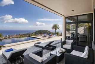 Exquisite Madeira Villa Villa Funchal Luz 5 Bedroom Heated Pool Sea Views Games Room - Funchal - 0