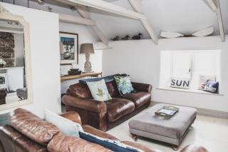 The Moorings, Hope Cove, overlooking the beach - 9