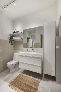 DINBNB Apartments Comfortable 2-Bed Urban Escape with Apple TV & Cozy Features - Oslo - 7