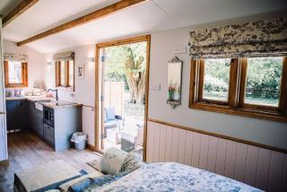 Snowdrop Lodge - 6