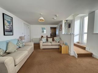 15 The CLIFF APARTMENT-2 BED- SEA VIEW - 8