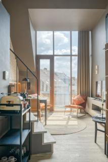 Serene Studio Oasis with Balcony in Ghent - 2