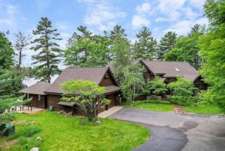 Lake Breeze Luxury Executive Retreat - 1