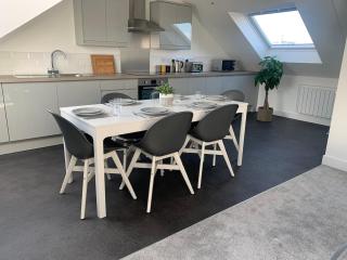 Stunning Duplex Sleeps 4 in Penzance with Seaviews - 1