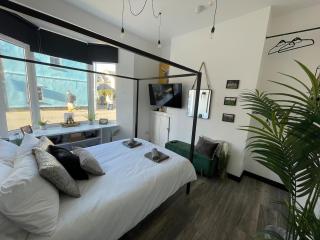 Coney Retreat , Porthcawl - 4