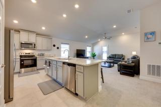 11 Mi to Ocean: Home w/ Pool Access in Palm Coast - 4