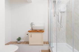 Cozy Studio Apartment Kenilworth, Free Parking, WIFI, Smart TV - Kenilworth - 7