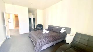 Solaire Apartments - 9