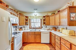 Charming Apartment with Yard and Beautiful Gardens! - 4