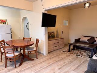 Cozy Central Apartment Steps from Everything! - Varna - 0