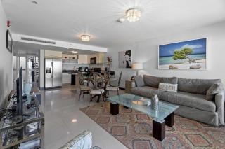 Beachfront - Eagle Beach - Sapphire 2BR condo E322 - Palm-Eagle Beach - 2