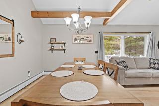 3BR Lake Luzerne Retreat with Game Room & Hot Tub - Lake Luzerne - 4