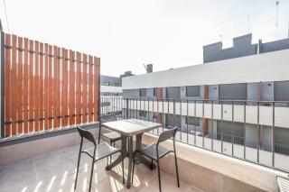 Elegant Studio with Private Terrace by RentitUP - 9