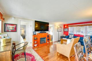 Bayfront Port Hadlock Retreat with Grill and Deck! - Port Hadlock - 4