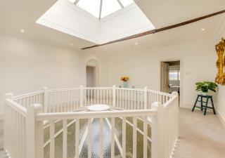 North Wing Top Apartment - - 5