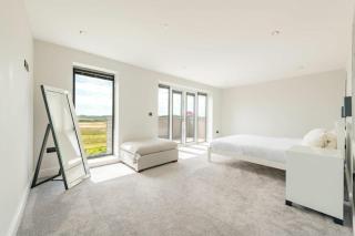 Modern 5 Bedroom Luxury Home with Sea Views and Hot Tub - North Hayling - 8