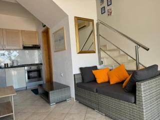 Lovely split level apartment with sea view, pool, free parking and WiFi - Cavtat - 4