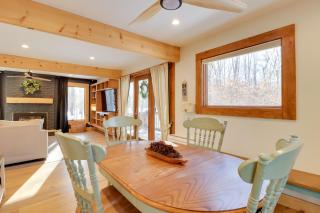 Fire Pit and Screened Porch Quiet Pocono Lake Home! - Pocono Lake - 5