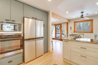 Fire Pit and Screened Porch Quiet Pocono Lake Home! - Pocono Lake - 1