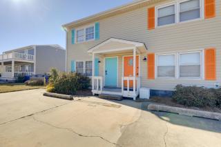 half Mi to Atlantic Beach Townhome with Balcony! - Atlantic Beach - 8