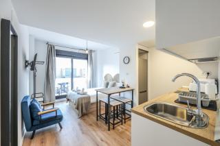 Elegant Studio with Private Terrace by RentitUP - 1